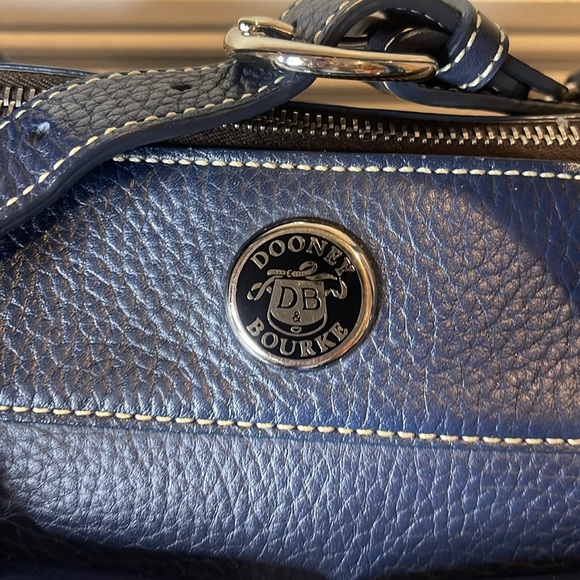 Dooney & Bourke Vtg Classic Navy Pebbled Leather Bag, Pouch, Dusty, Crossbody - Picture 13 of 17